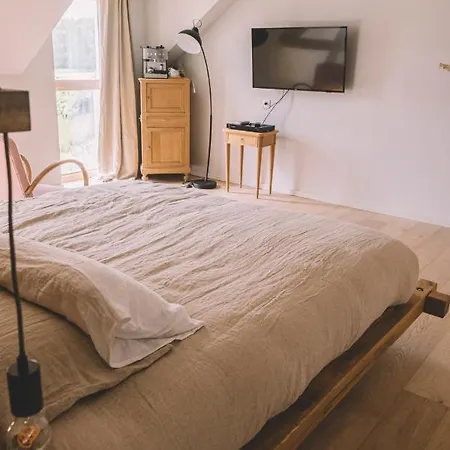 Hors-champs Hotell Gembloux