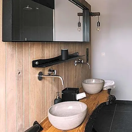 Hors-champs Hotell